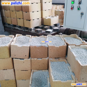 Alumina packing ball