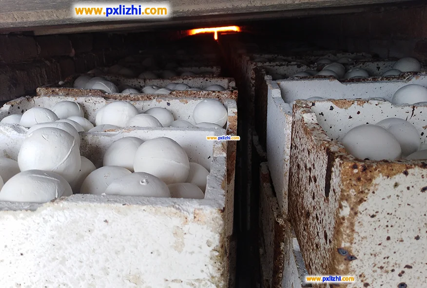 Ceramic catalyst support balls